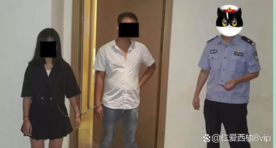 操死美女老师的相关介绍