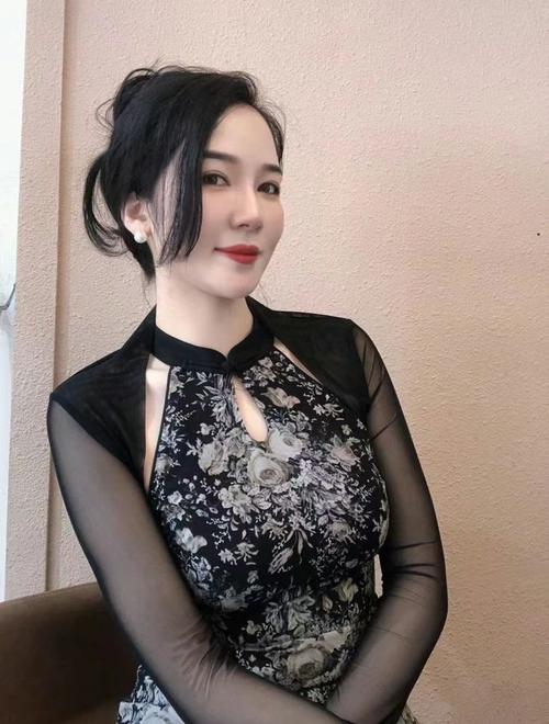 超性感大尺度美女图片的相关介绍