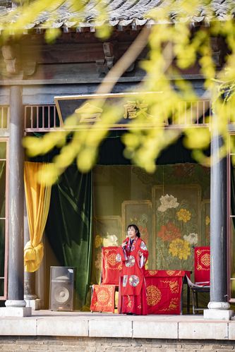妻子的欲望激情小说：深夜的秘密与情感交织，长尾关键词：婚后情感挣扎、激情与背叛、欲望觉醒的禁忌之恋