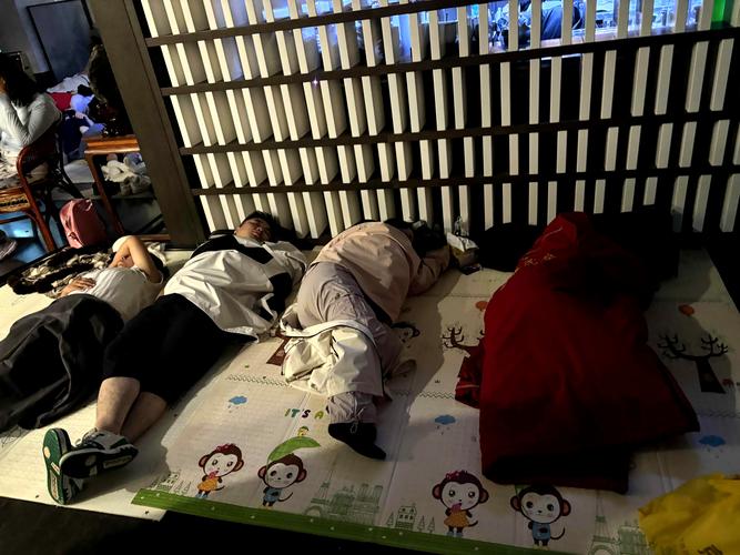 女性尿道口有淡黄色分泌物的相关介绍