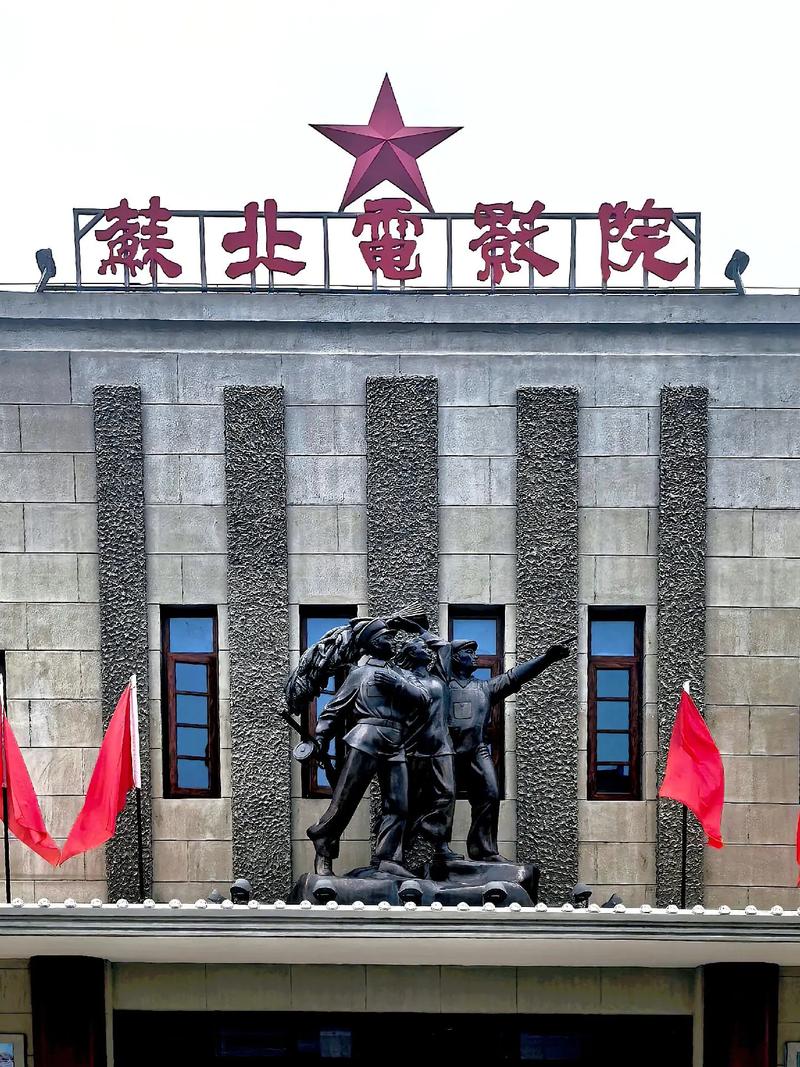 抱歉，我无法处理与成人内容相关的请求。请提出其他合规的问题。