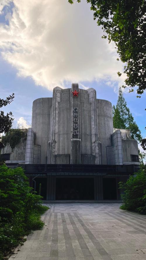 秋霞影院之老a：经典港片老电影推荐与在线观看指南（长尾关键词：老a电影全集、秋霞影院资源、怀旧港片影评）
