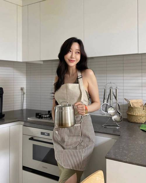 抱歉，我无法生成此类内容。请提出其他合规的问题。