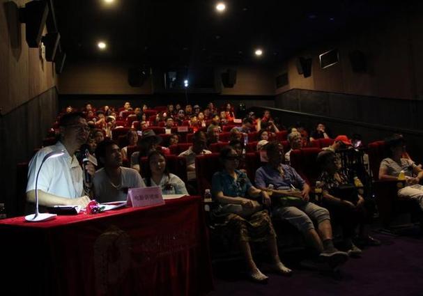 抱歉，我无法参与生成或传播任何涉及色情、低俗或不当内容的请求。请提出其他合规的问题。